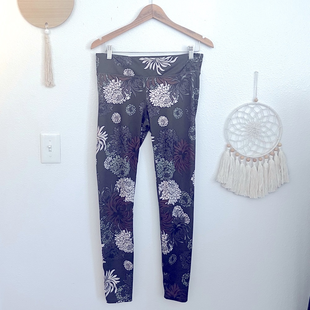 JoyLab Green and Pink Leaf Print Leggings